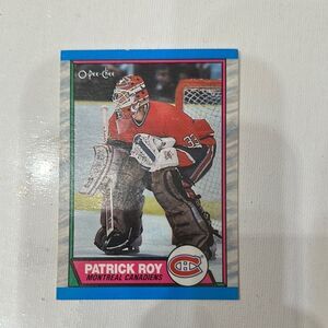 Patrick Roy Trading Card - Red and Blue mint 1989 rare